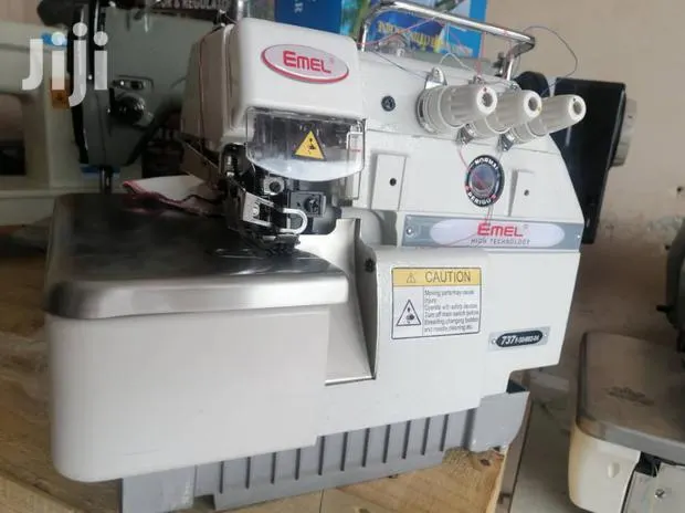 Emel Knitting Machine · Photo 1