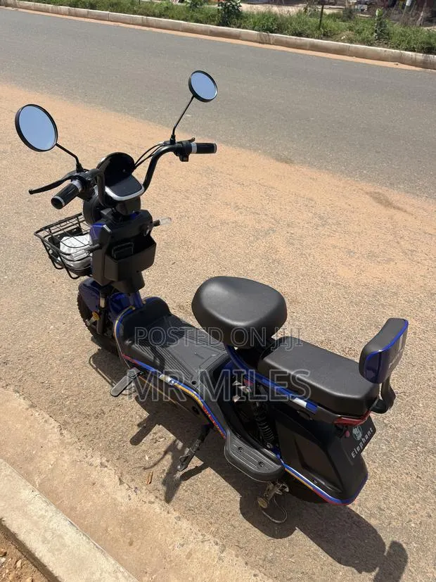 Max-S 2024 Blue · Photo 1