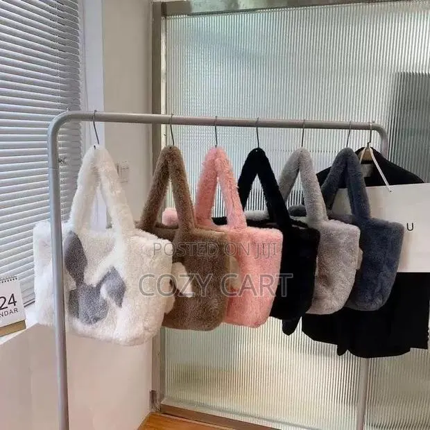 Fluffy Tote Bag · Photo 1