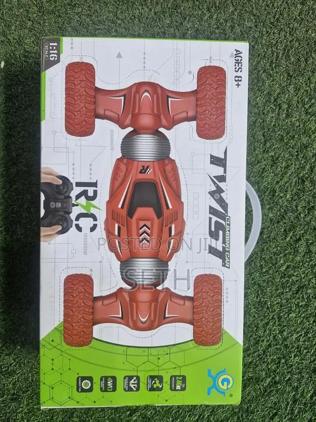 Twist Climbing Remote Controlled Car RC Stunt Truck · Photo 1
