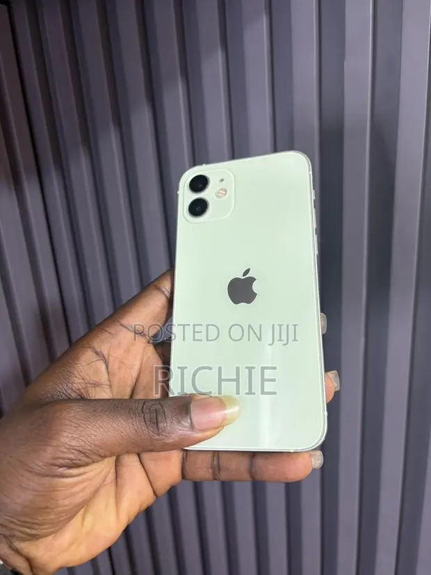 Apple iPhone 12 128 GB Green · Photo 1