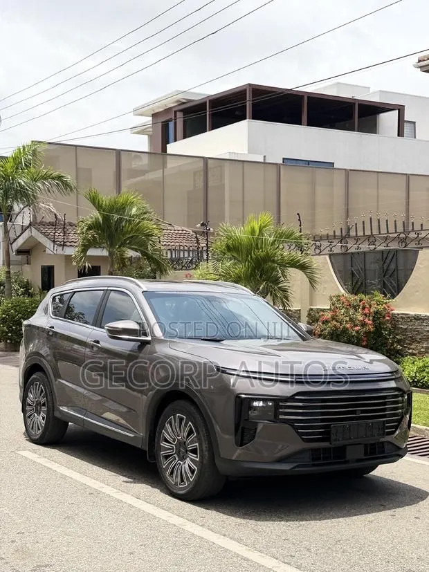 Jetour X70 Plus 2024 Gray · Photo 1