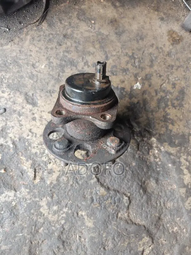 Toyota Yaris Back Hub · Photo 1