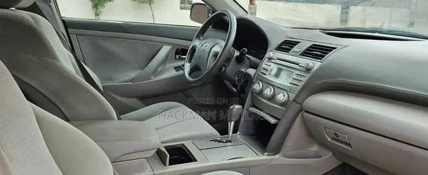 Toyota Camry 2011 Gray · Photo 8