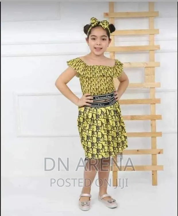 Girl Outfit Top And Down With Headband · Photo 1
