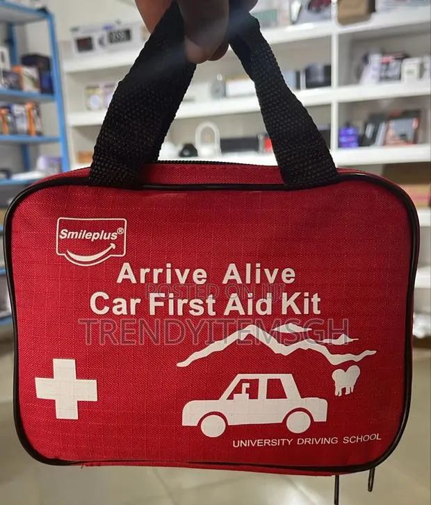 Car Medical First Aid Kit Set · Photo 1