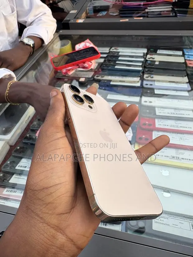 Apple iPhone 14 Pro Max 128 GB Gold · Photo 1