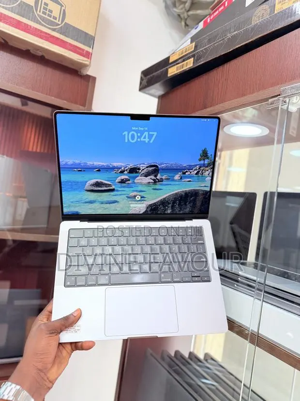 Laptop Apple MacBook Pro 2021 M1 16GB Apple M1 Pro SSD 512GB · Photo 1
