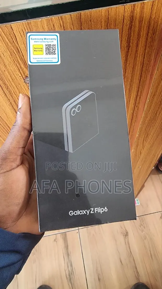 New Samsung Galaxy Z Flip6 256 GB Black · Photo 1