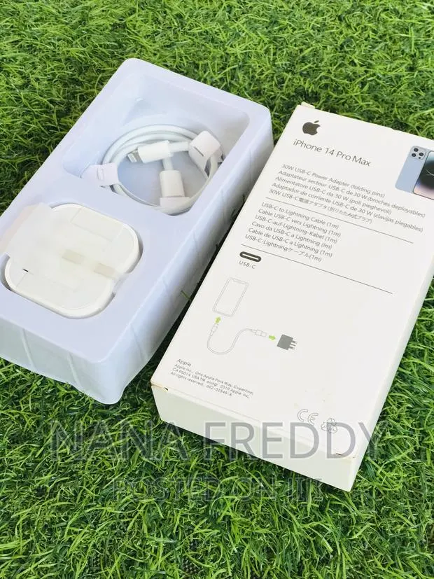 Apple Type C Charger · Photo 1