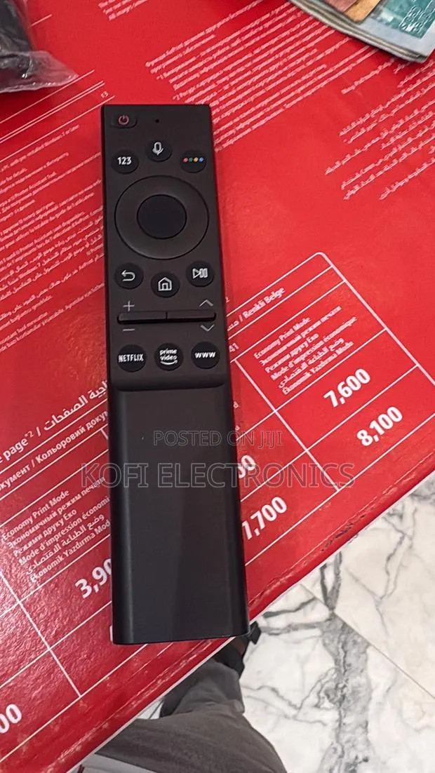 A Streamlined Interface Samsung Smart Remote · Photo 1