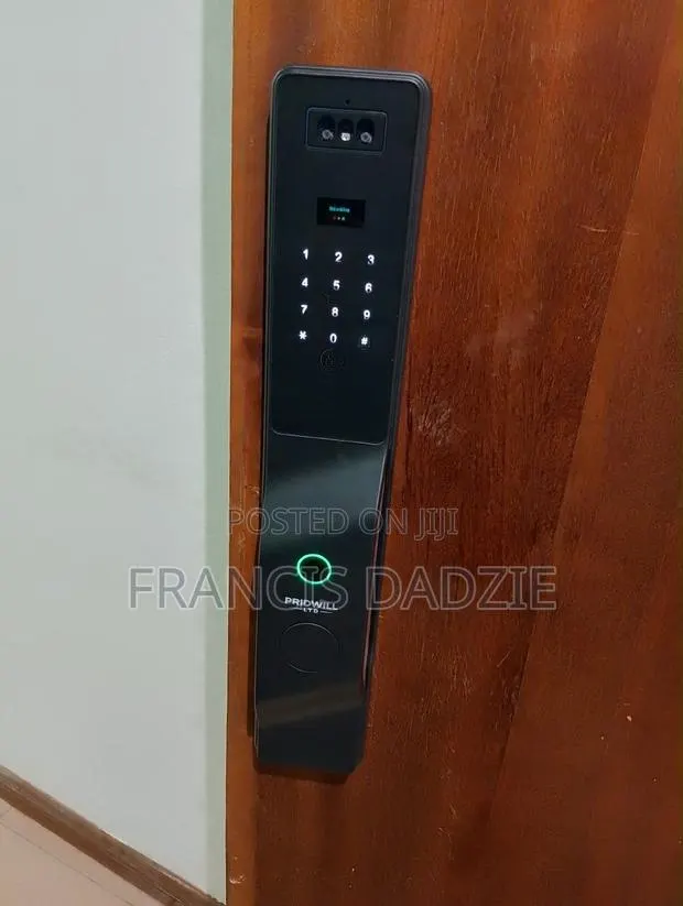 Smart Door Lock · Photo 1