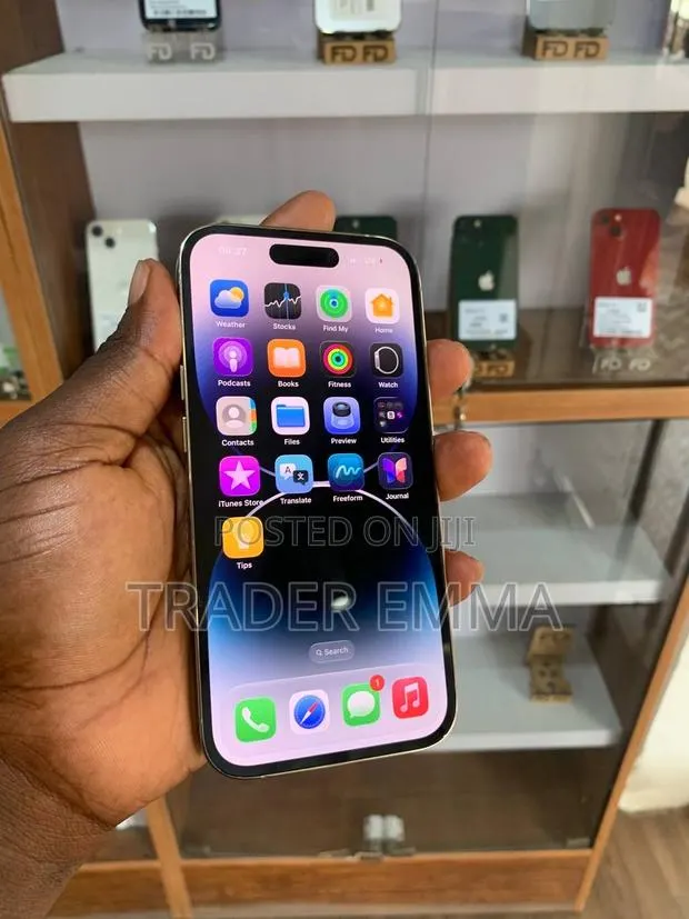 Apple iPhone 14 Pro 128 GB Gold · Photo 1