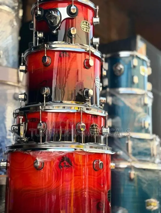 Mapex 5-piece Professional Drum Set · Photo 1