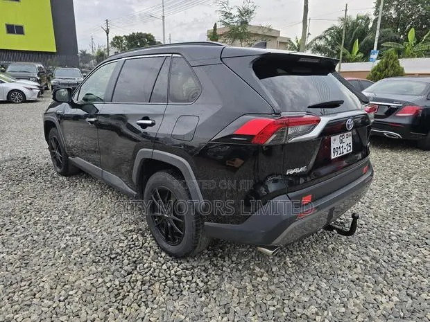 Toyota RAV4 Limited 2021 Black · Photo 1