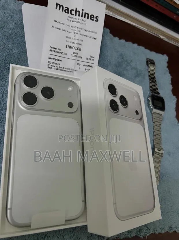 Apple iPhone 17 Pro Max 512 GB White · Photo 1