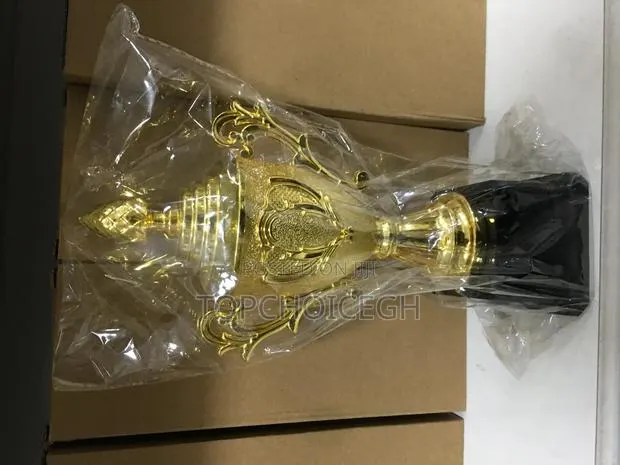 24cm Football Trophy · Photo 1
