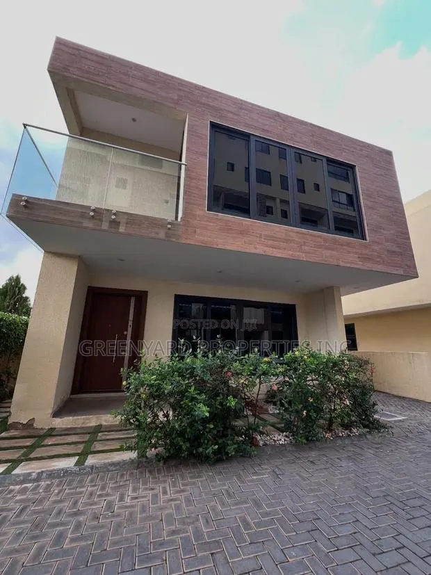 4bdrm Townhouse / Terrace in Lagos Avenue, East Legon for rent · Photo 1