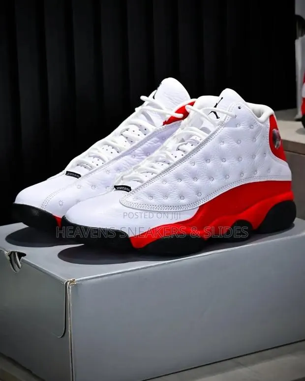The Air Jordan 13 Retro "Chicago" · Photo 1