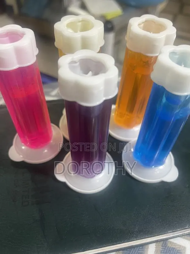 Water Closet Gel · Photo 1