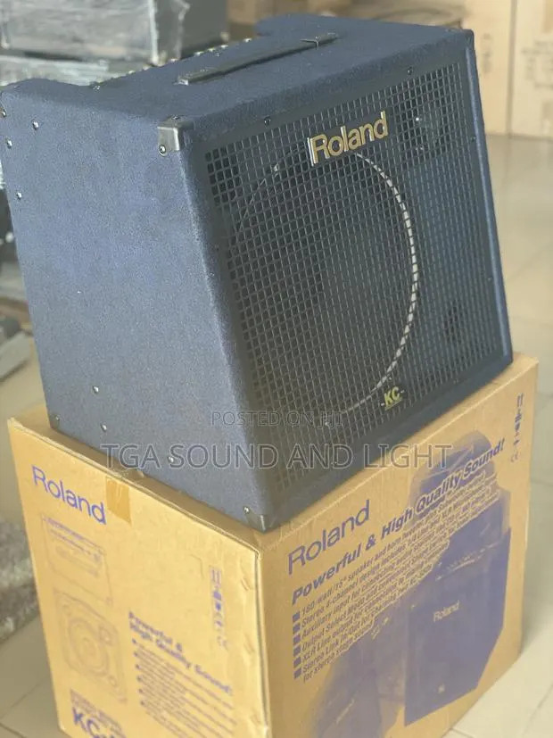 Roland Kc-550 4 Channels Keyboard Combo · Photo 1