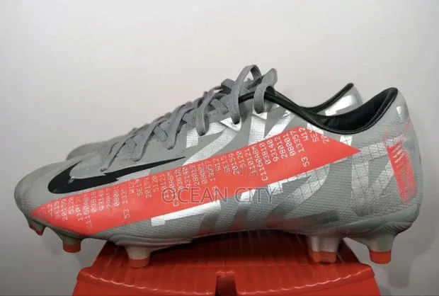 Nike Soccer/ Football Cleats(boots) · Photo 1