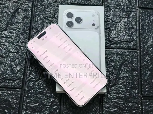 New Apple iPhone 17 Pro Max 256 GB White · Photo 1