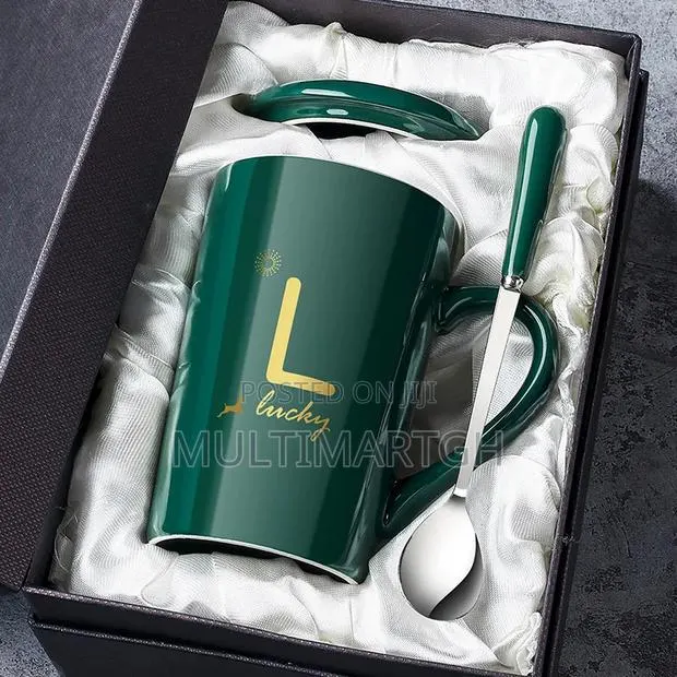 Ceramic Mug With Lid and Spoon in Gift Box · Photo 1