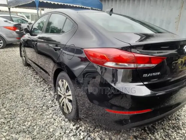 Hyundai Elantra 2017 Black · Photo 1