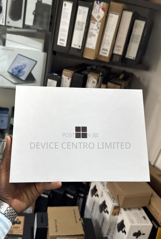 New Laptop Microsoft Surface Pro Copilot+ PC 12 16GB SSD 256GB · Photo 1
