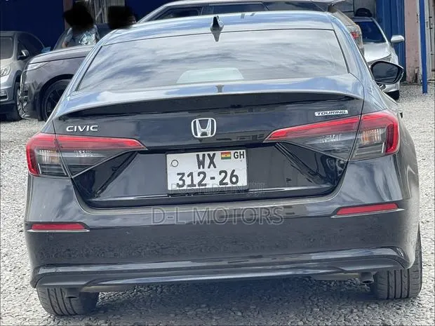 Honda Civic Touring CVT 2024 Black · Photo 1