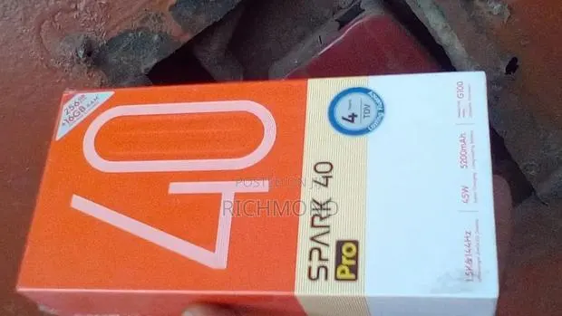 New Tecno Spark 40 Pro 256 GB Black · Photo 1