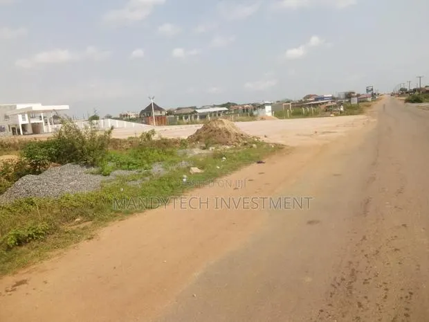 Two Classic Roadside Land - Katamanso · Photo 1