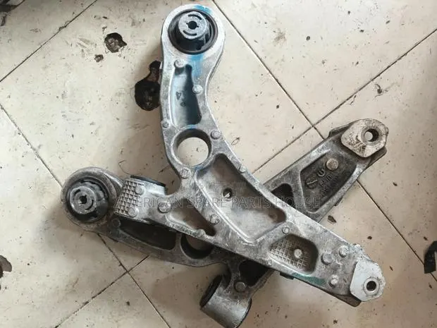 Jeep Cherokee 2019-2023 Lower Arm · Photo 1