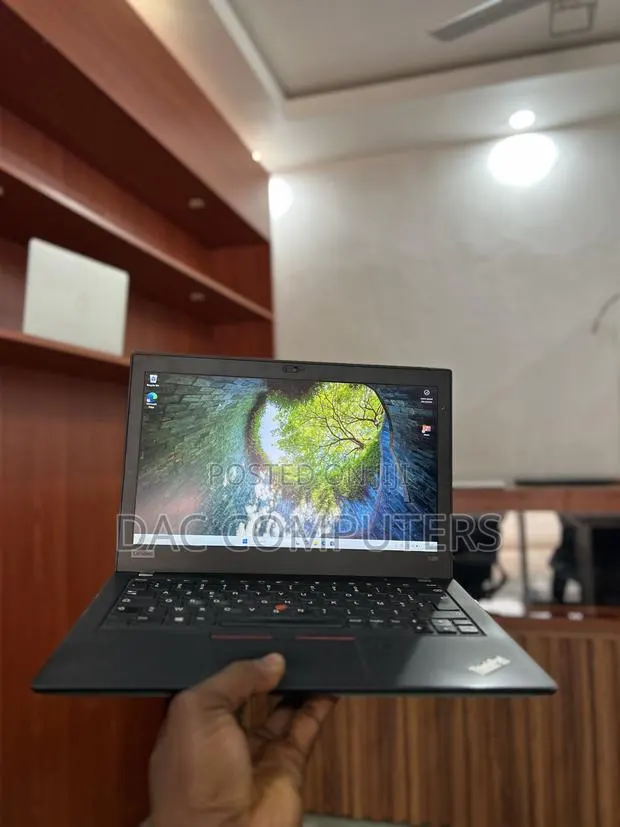 Laptop Lenovo ThinkPad X280 8GB Intel Core i5 SSD 256GB · Photo 1