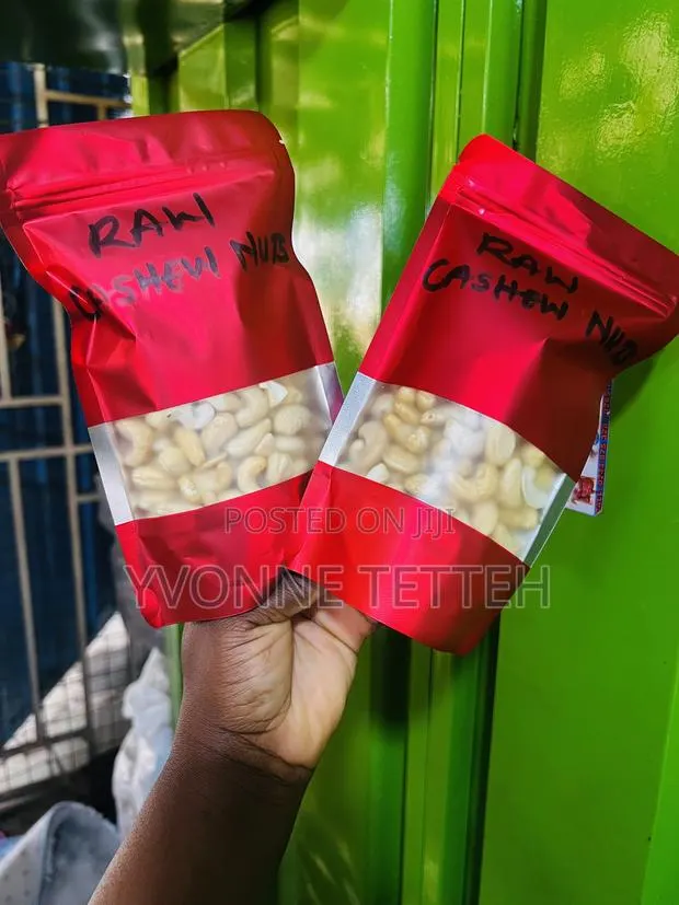 Organic Unroasted Cashew Nuts · Photo 1