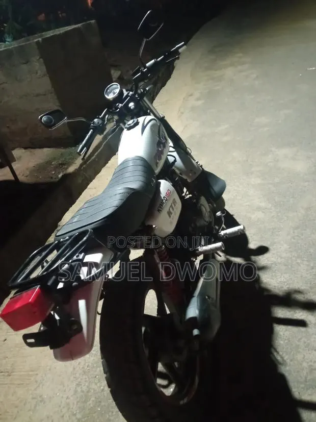 Kymco Agility 1999 White · Photo 1