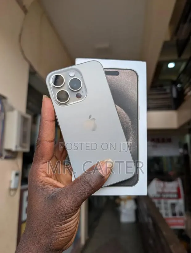 New Apple iPhone 15 Pro 128 GB Gray · Photo 1
