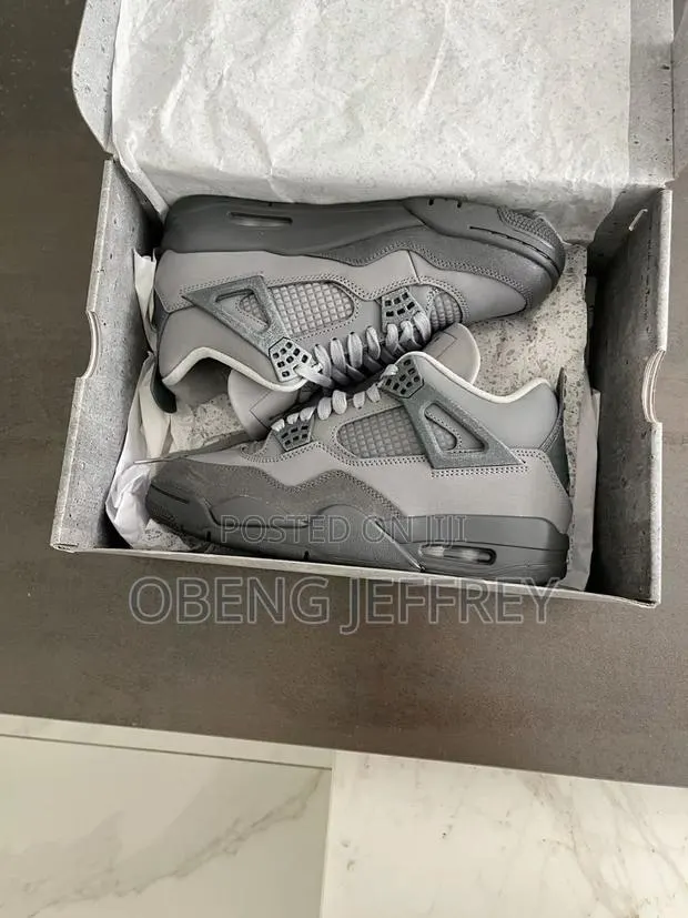 Original Air Jordan 4 Retro SE Cement · Photo 1