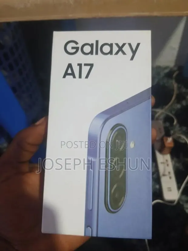 New Samsung Galaxy A17 5G 256 GB Blue · Photo 1