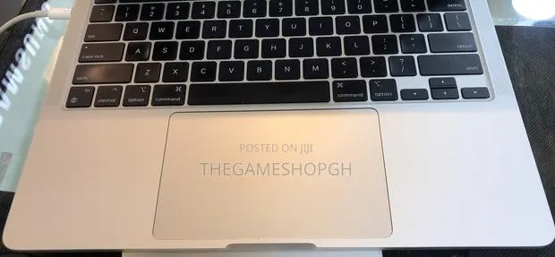 Laptop Apple MacBook Pro 2020 16GB Apple M1 Pro SSD 512GB · Photo 1