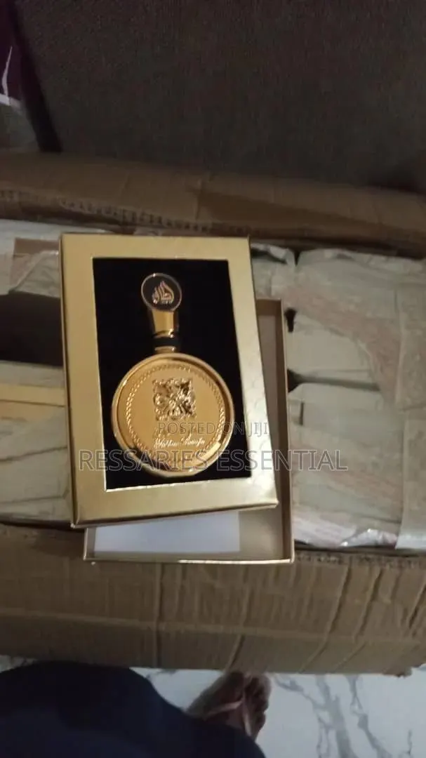 Fakhar Gold, Fakhar Platin by Lattafa · Photo 1