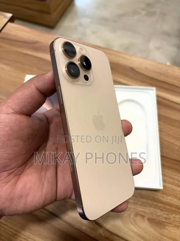 Apple iPhone 16 Pro Max 512 GB Gold · Photo 1