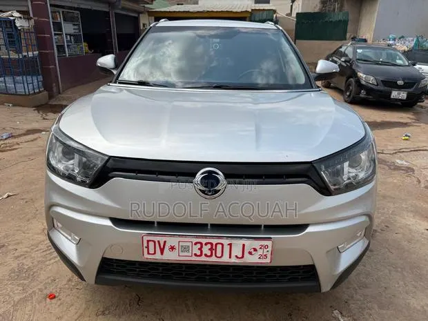 SsangYong Tivoli LX 2016 Silver · Photo 1