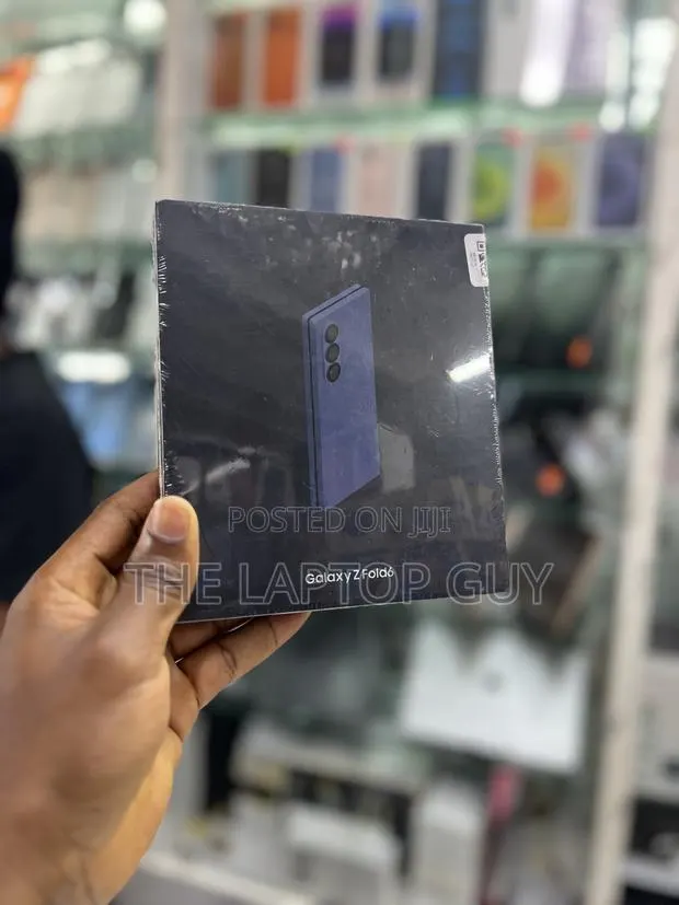 New Samsung Galaxy Z Fold6 256 GB Black · Photo 1