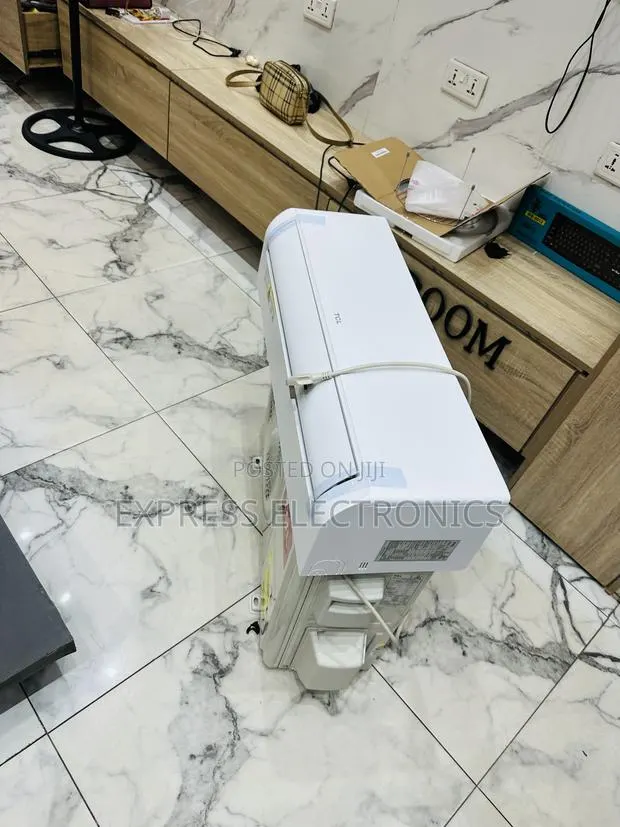 Text Us Fir Your TCL Split R410 Gas 2.0hp · Photo 1