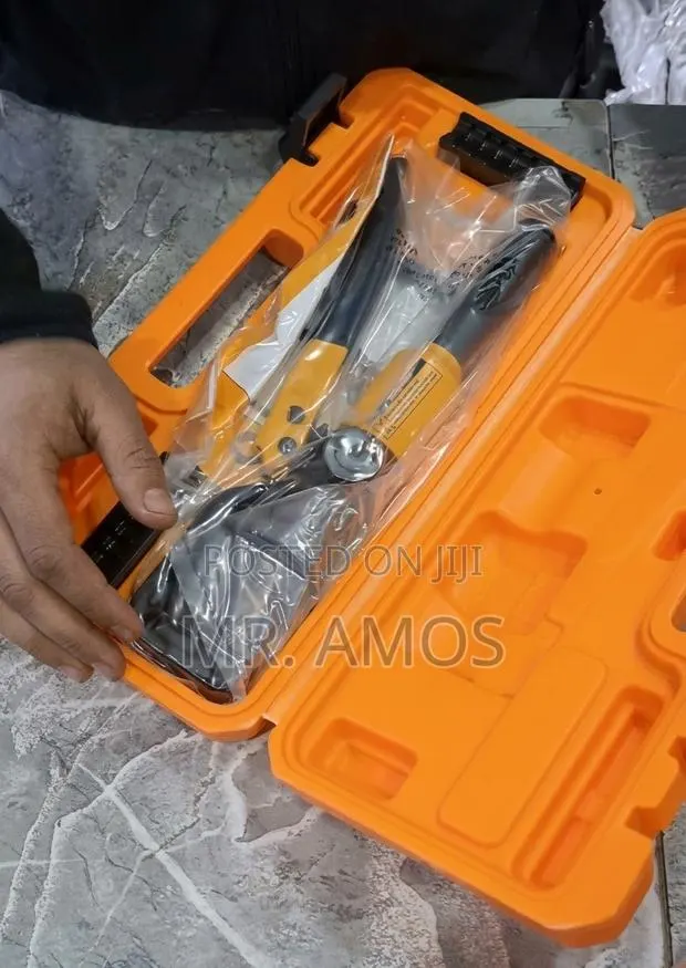 45KN Hydraulic Crimping Tool With 4-70mm - HHCT0170 · Photo 1