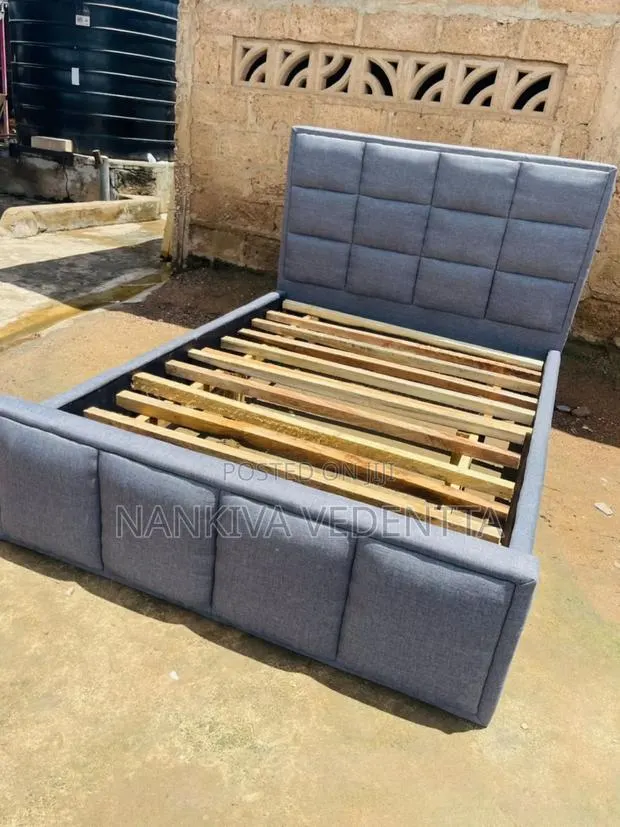 Design Double Fabric Bedframe · Photo 1