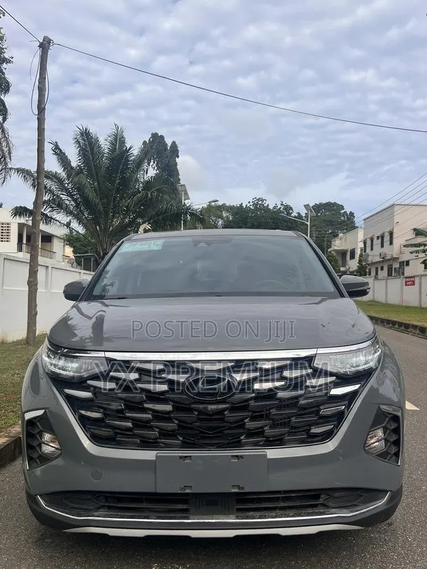 Hyundai Custin 2.0 Petrol FWD 2022 Gray · Photo 1