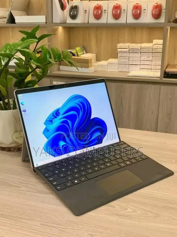 New Laptop Microsoft Surface Pro 9 32GB Intel Core i7 SSD 1T · Photo 1